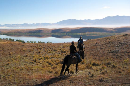 horseback riding Lake Tekapo